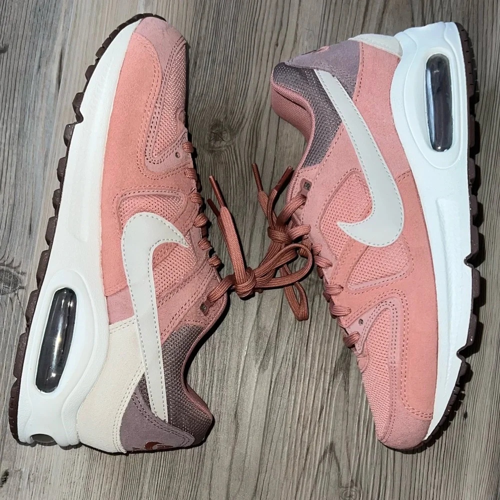 WOMENS NIKE AIR MAX COMMAND RUNNING SHOES SIZE 7 STARDUST/LIGHT BONE NWOB - Picture 1 of 5